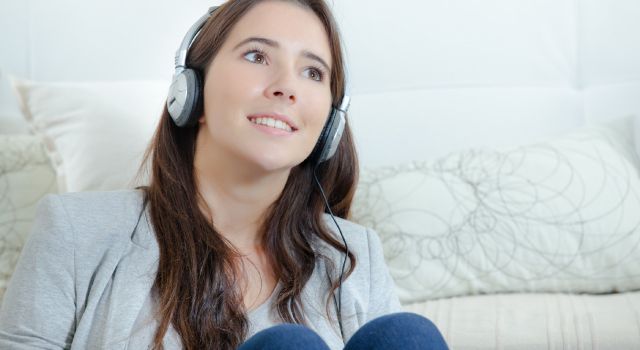 Women's Wellness | Soundwave Hearing Care Women with hearing loss in Calgary, Alberta